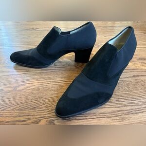 Bruno Magli black on black suede/fabric two tone heels size 9.5